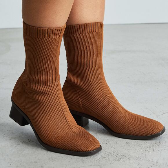 EVERLANE The High-Ankle Glove Boot In ReKnit® Size 6.5 NWOB - Picture 4 of 11